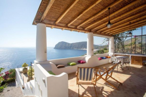 One bedroom house at Lipari 300 m away from the beach with sea view enclosed garden and wifi Lipari